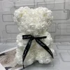 Ours en peluche avec des roses