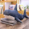 Peluche géante requin bleu foncé