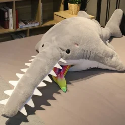 Peluche géante requin dent de scie